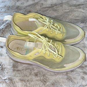 Used Nike Air Max size 8